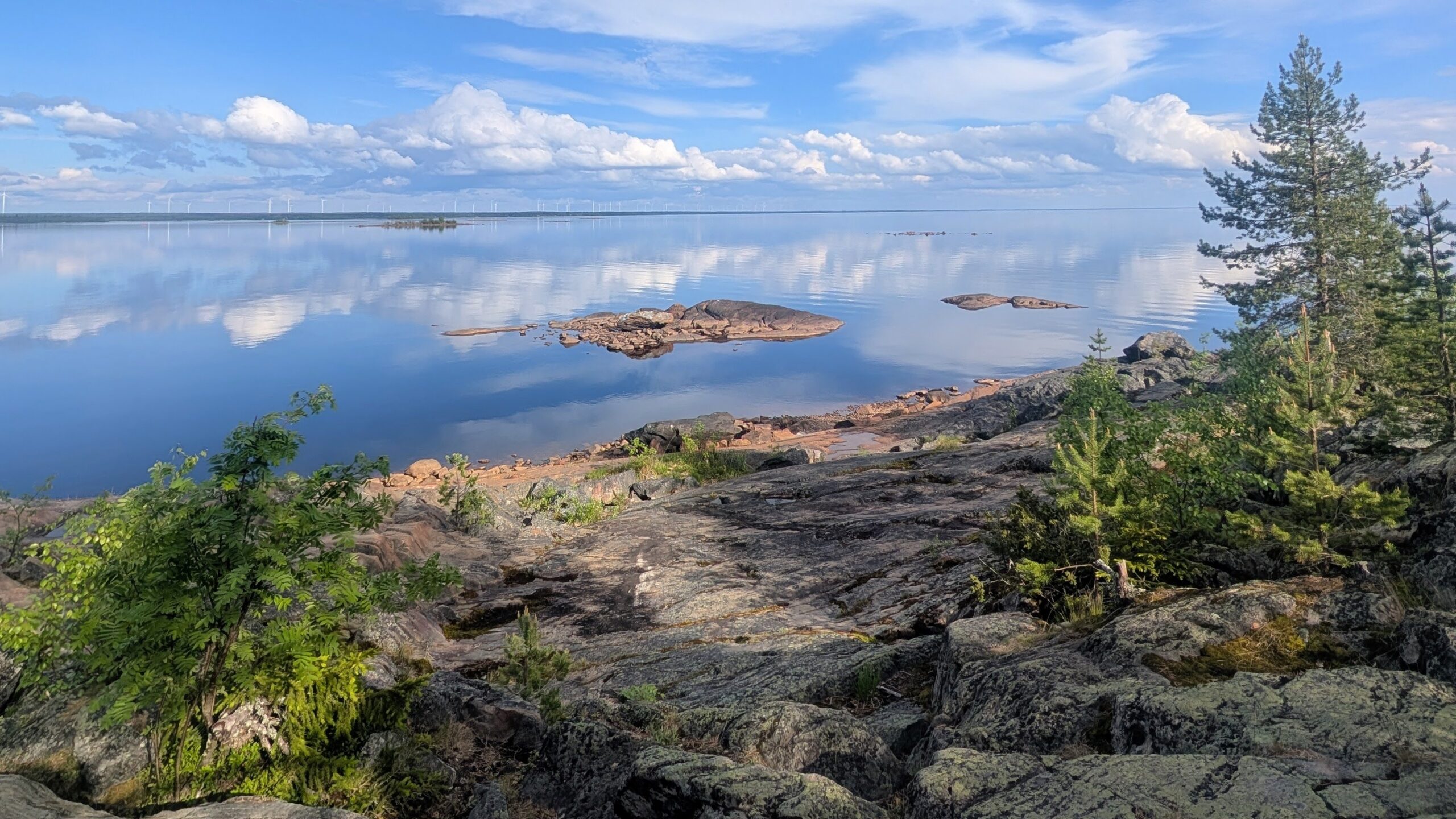 Vatungin kallioita Oolannin laavulta